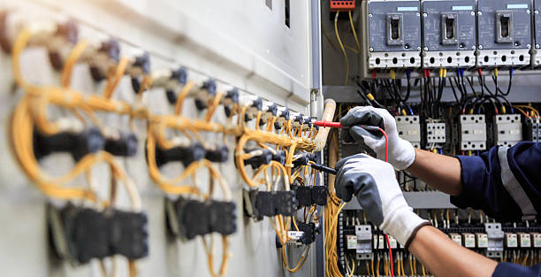 Professional Electrician technician working in Clinton, MO